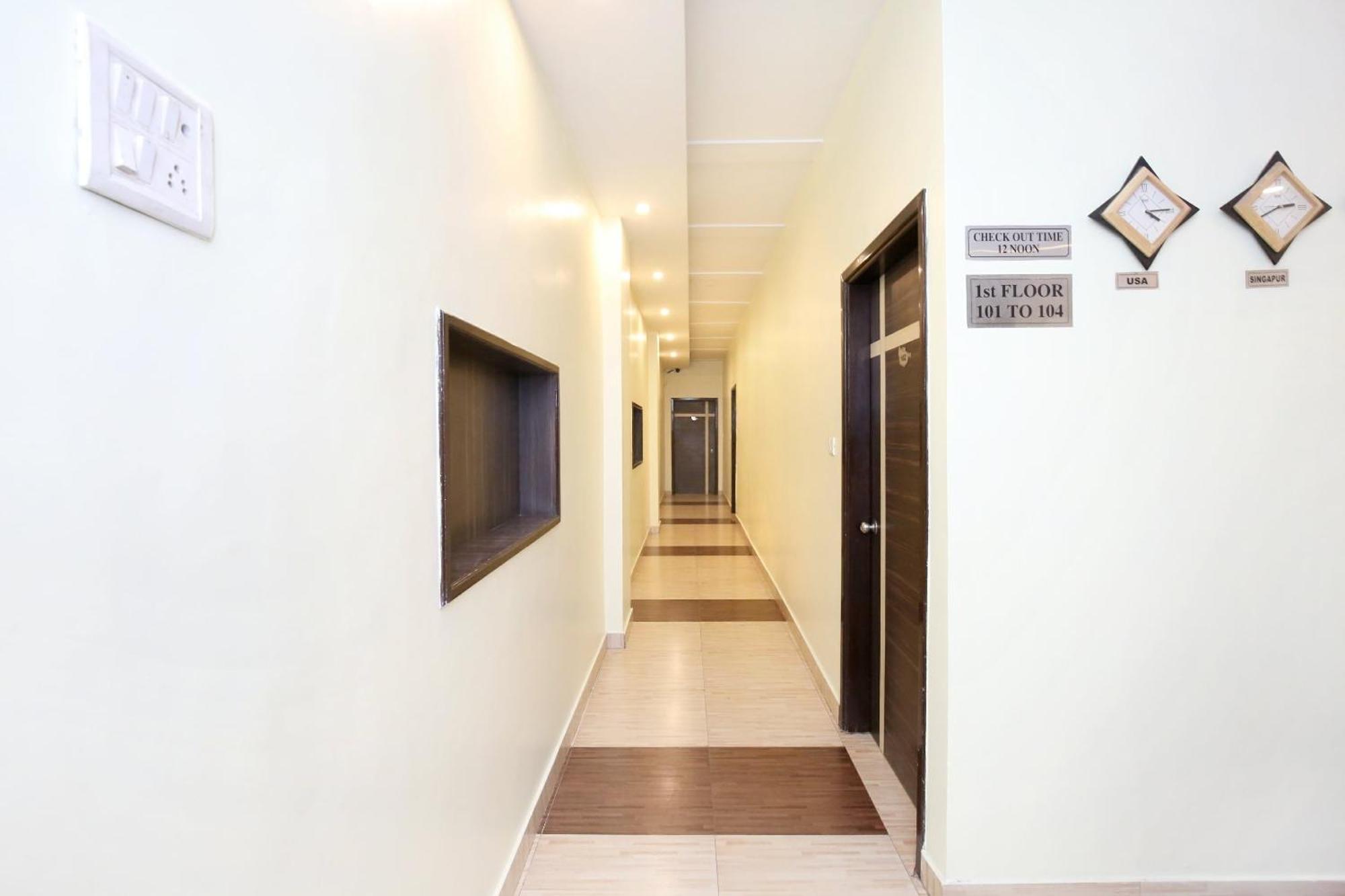 Oyo 9243 Trumpets Hotel Amritsar Exteriör bild