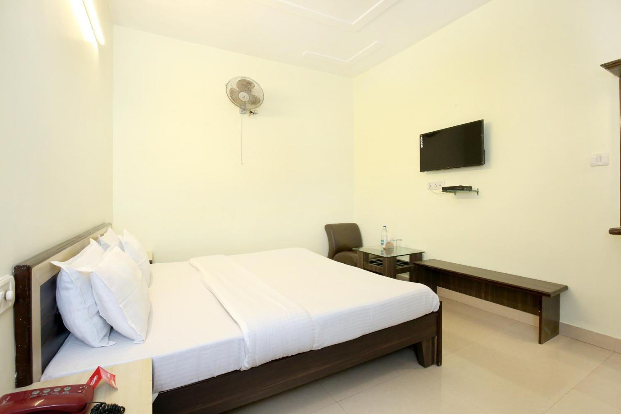 Oyo 9243 Trumpets Hotel Amritsar Exteriör bild