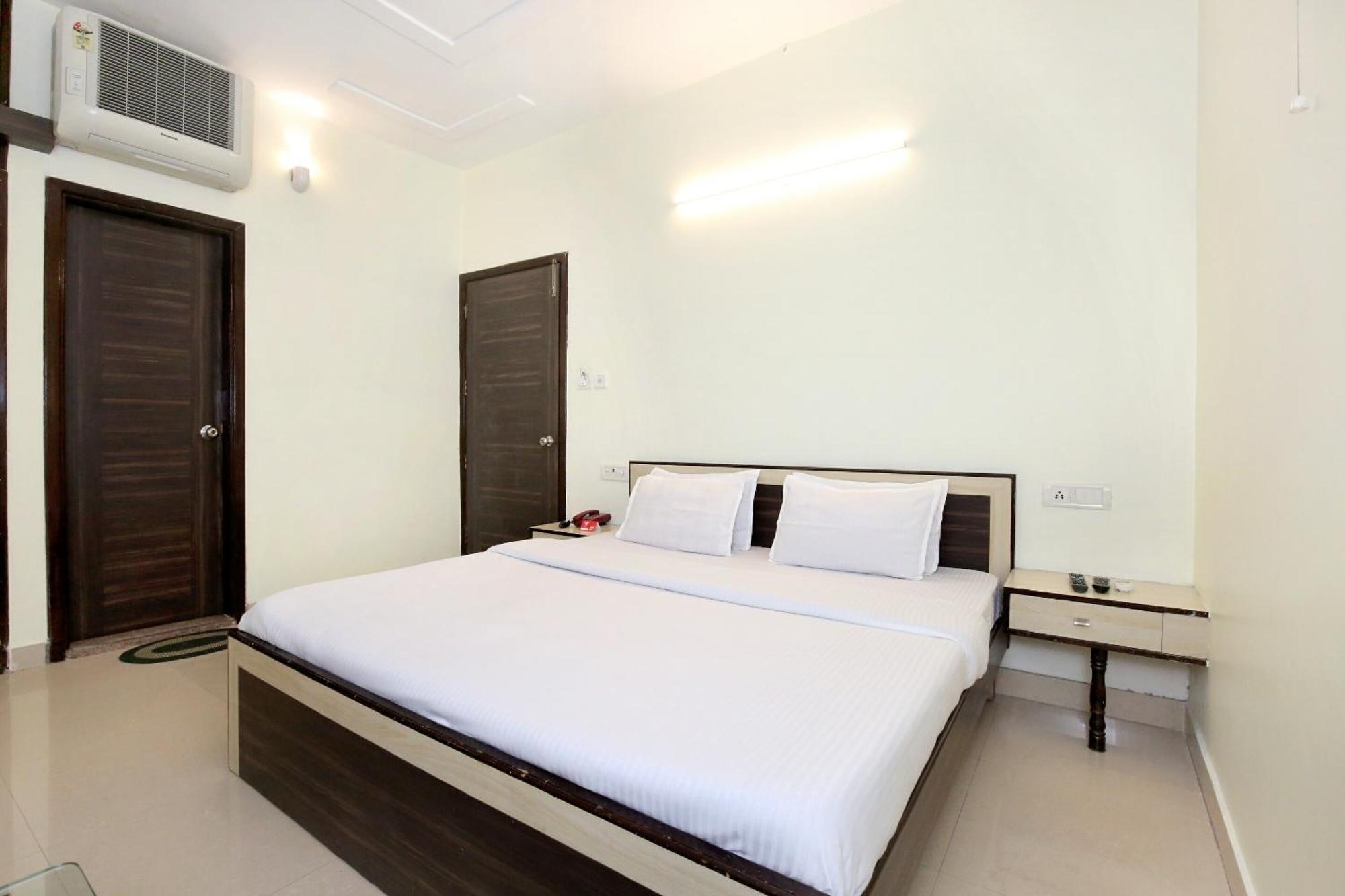 Oyo 9243 Trumpets Hotel Amritsar Exteriör bild